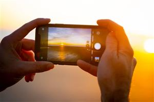 Купівля смартфона за ціною менше 400 доларів США: функції, які варто шукати в гаджеті за розумною ціною